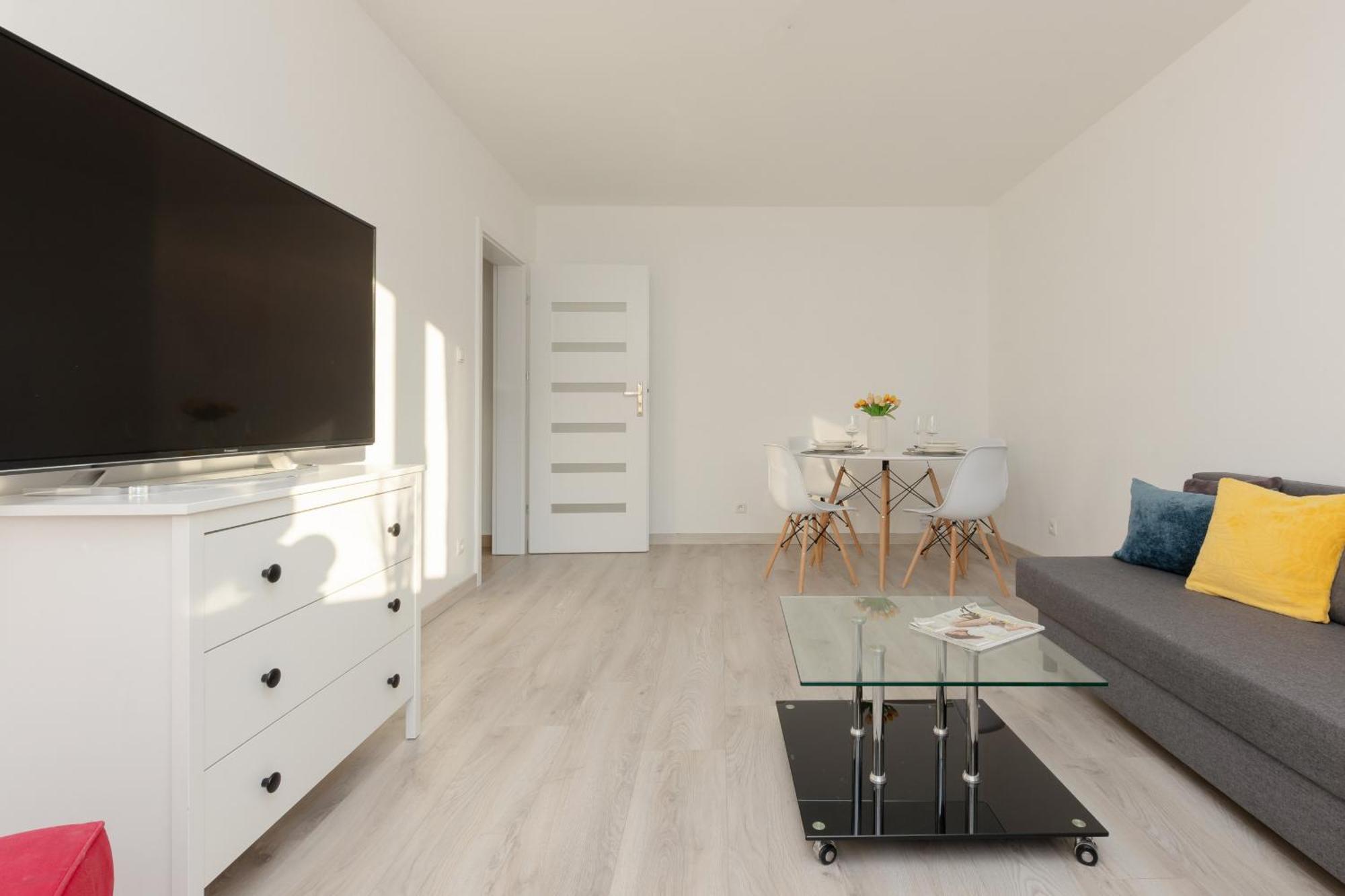 Kopcinskiego Bright & Spacious Ursynow By Renters Warschau