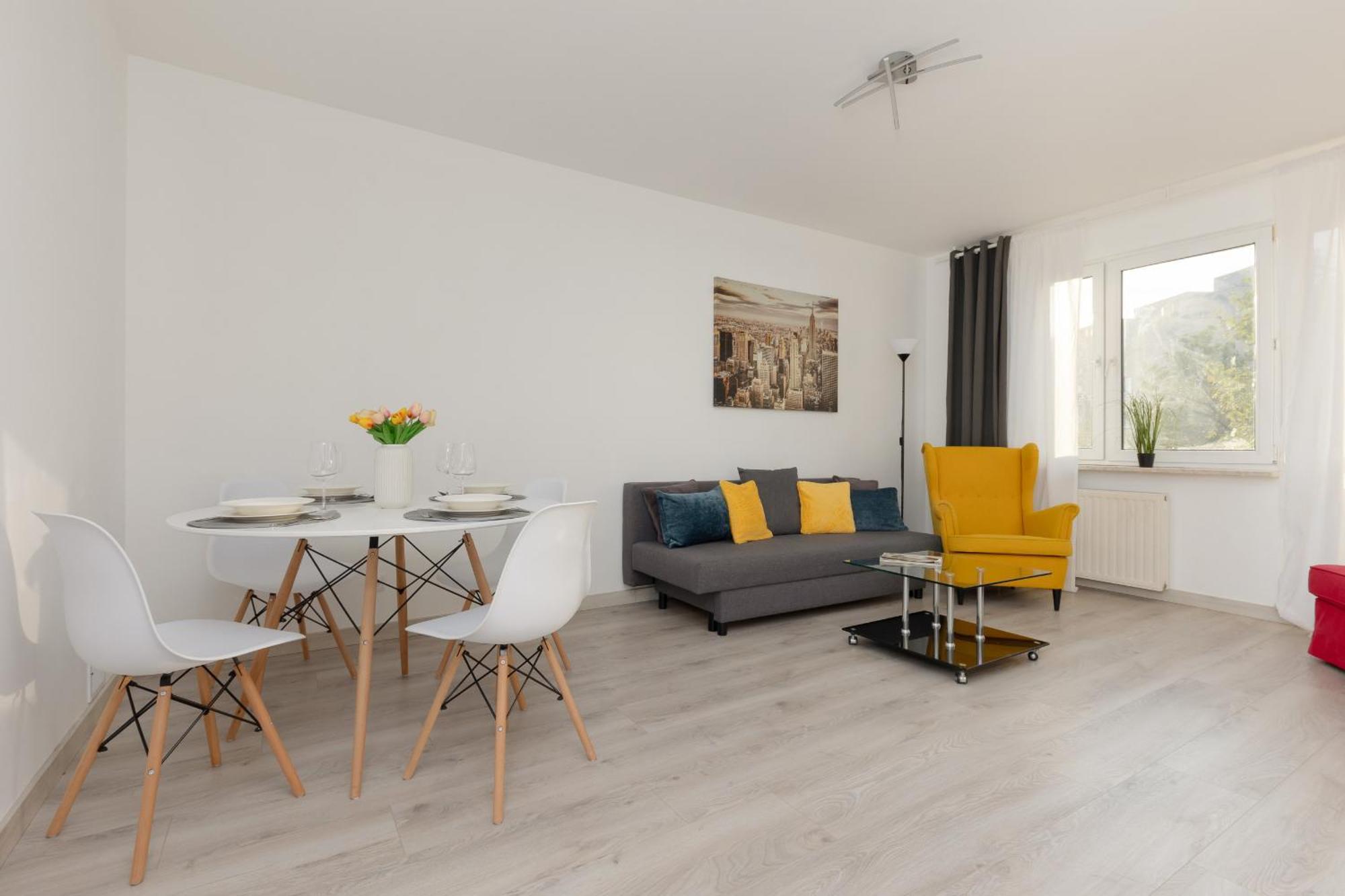 Kopcinskiego Bright & Spacious Ursynow By Renters * Warschau