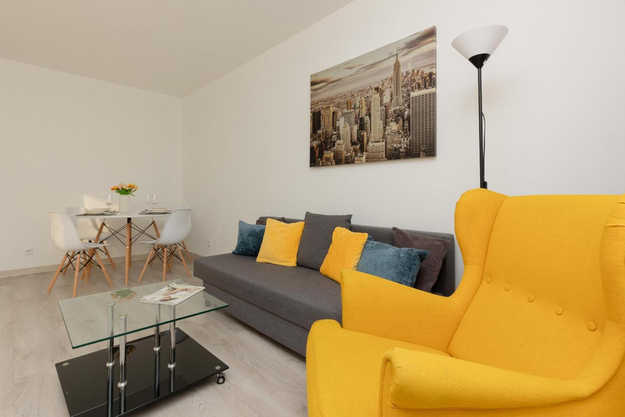 Apartment Kopcinskiego Bright & Spacious Ursynow By Renters Warschau